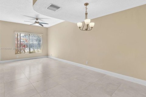 Купить таунхаус в Уэстон, Флорида 2 спальни, 103.12м2, № 2026745 - фото 21