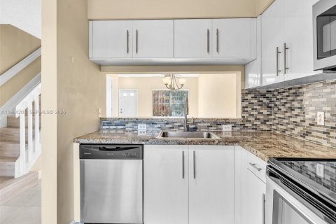 Купить таунхаус в Уэстон, Флорида 2 спальни, 103.12м2, № 2026745 - фото 10