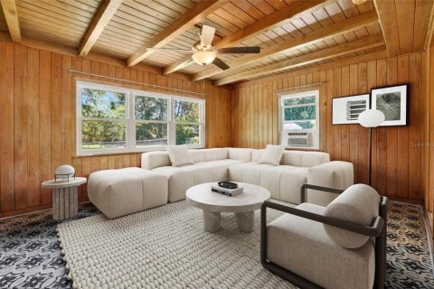 House in Jacksonville, Florida 3 bedrooms, 106.74 sq.m. № 2275633