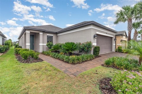 House in Clermont, Florida 3 bedrooms, 171.59 sq.m. № 1767471 - photo 2