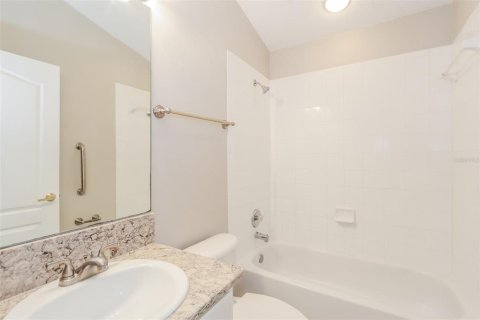 House in Land O' Lakes, Florida 3 bedrooms, 163.32 sq.m. № 2113452 - photo 6