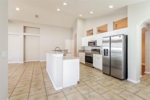 House in Land O' Lakes, Florida 3 bedrooms, 163.32 sq.m. № 2113452 - photo 3
