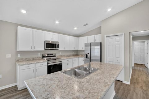 House in Mulberry, Florida 3 bedrooms, 138.61 sq.m. № 2150833 - photo 10
