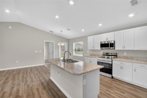 House in Mulberry, Florida 3 bedrooms, 138.61 sq.m. № 2150833 - photo 6