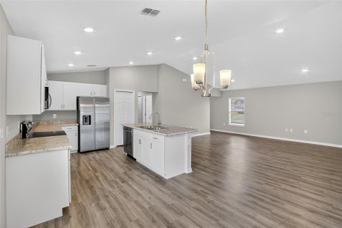 House in Mulberry, Florida 3 bedrooms, 138.61 sq.m. № 2150833 - photo 7