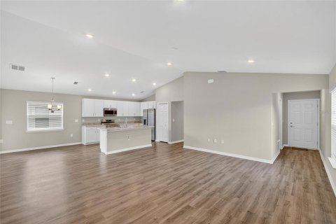 House in Mulberry, Florida 3 bedrooms, 138.61 sq.m. № 2150833 - photo 4