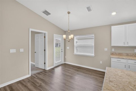 House in Mulberry, Florida 3 bedrooms, 138.61 sq.m. № 2150833 - photo 12
