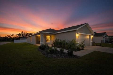 House in Mulberry, Florida 3 bedrooms, 138.61 sq.m. № 2150833 - photo 2