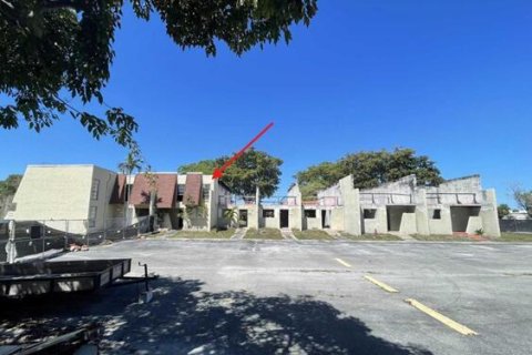 Condominio en Pembroke Pines, Florida, 3 dormitorios  № 2270431