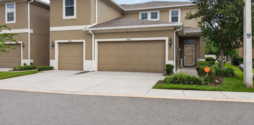 Townhouse in Brandon, Florida 3 bedrooms, 172.8 sq.m. № 2345700