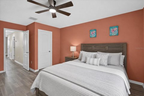 Townhouse in Brandon, Florida 3 bedrooms, 172.8 sq.m. № 2345700 - photo 13