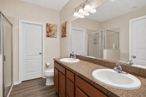 Townhouse in Brandon, Florida 3 bedrooms, 172.8 sq.m. № 2345700 - photo 10