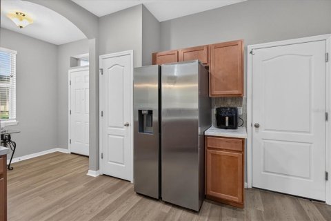 Townhouse in Brandon, Florida 3 bedrooms, 172.8 sq.m. № 2345700 - photo 4