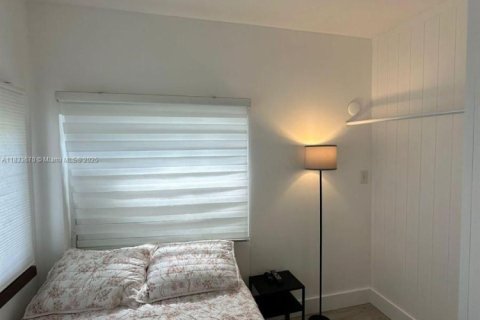 Casa en venta en Miami, Florida, 6 dormitorios, 112.5 m2 № 1821598 - foto 23