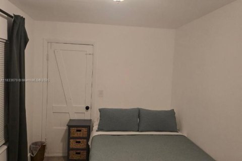 Casa en venta en Miami, Florida, 6 dormitorios, 112.5 m2 № 1821598 - foto 26