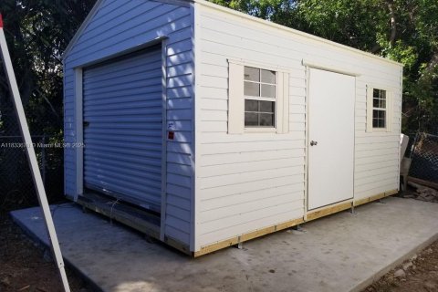 Casa en venta en Miami, Florida, 6 dormitorios, 112.5 m2 № 1821598 - foto 27