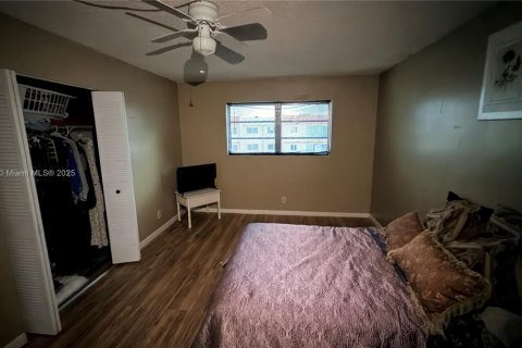 Condo in Lauderhill, Florida, 1 bedroom  № 1943764 - photo 6
