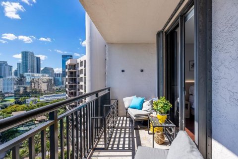 Condo in Miami, Florida, 2 bedrooms  № 2026155 - photo 4