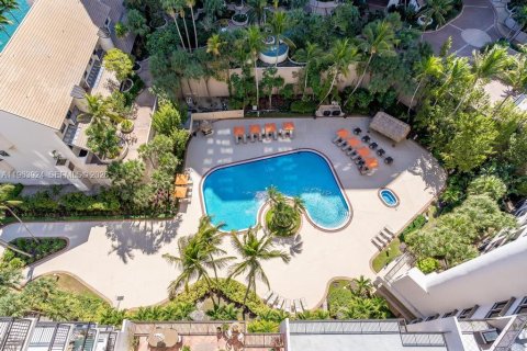 Condo in Miami, Florida, 2 bedrooms  № 2026155 - photo 5