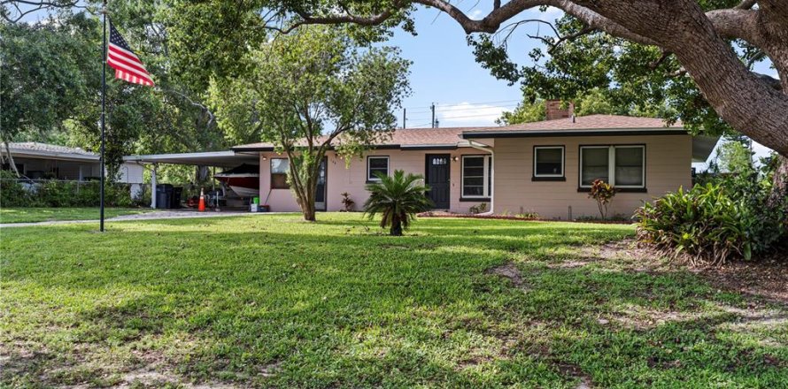 Villa ou maison à Winter Haven, Floride 3 chambres, 110.37 m2 № 1760413