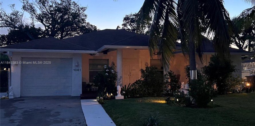 Casa en Deerfield Beach, Florida 4 dormitorios, 146.14 m2 № 1844120