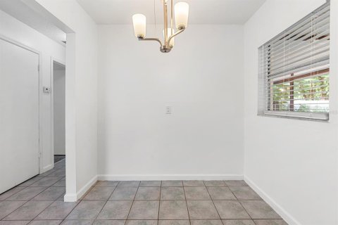 Casa en venta en Tampa, Florida, 3 dormitorios, 91.79 m2 № 2383884 - foto 10