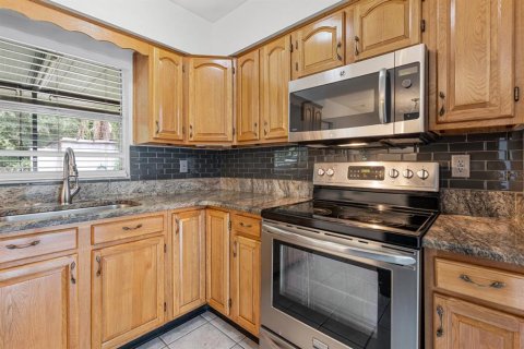 Casa en venta en Tampa, Florida, 3 dormitorios, 91.79 m2 № 2383884 - foto 13