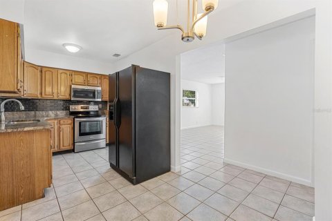 Casa en venta en Tampa, Florida, 3 dormitorios, 91.79 m2 № 2383884 - foto 9