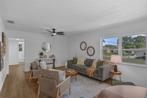 Villa ou maison à vendre à Apopka, Floride: 3 chambres, 96.62 m2 № 1918398 - photo 4
