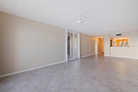 Condominio en venta en Saint Petersburg, Florida, 2 dormitorios, 110.09 m2 № 1849607 - foto 19