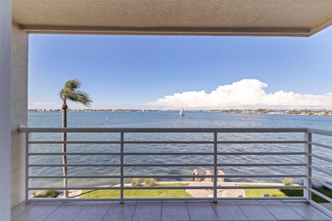 Condominio en venta en Saint Petersburg, Florida, 2 dormitorios, 110.09 m2 № 1849607 - foto 2