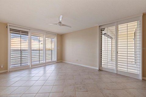 Condominio en venta en Saint Petersburg, Florida, 2 dormitorios, 110.09 m2 № 1849607 - foto 12