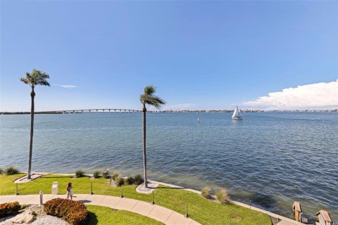 Condominio en venta en Saint Petersburg, Florida, 2 dormitorios, 110.09 m2 № 1849607 - foto 13