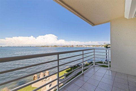 Condominio en venta en Saint Petersburg, Florida, 2 dormitorios, 110.09 m2 № 1849607 - foto 15