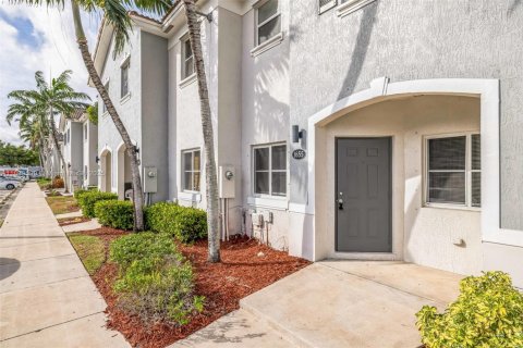 Touwnhouse à vendre à Homestead, Floride: 2 chambres, 108.32 m2 № 1952288 - photo 2