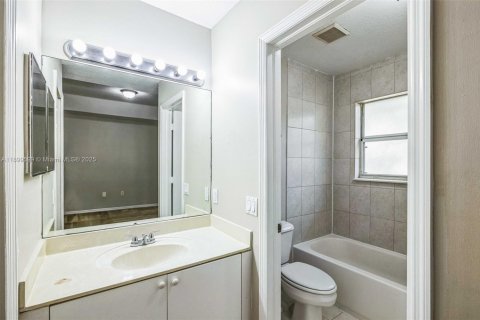 Touwnhouse à vendre à Homestead, Floride: 2 chambres, 108.32 m2 № 1952288 - photo 9