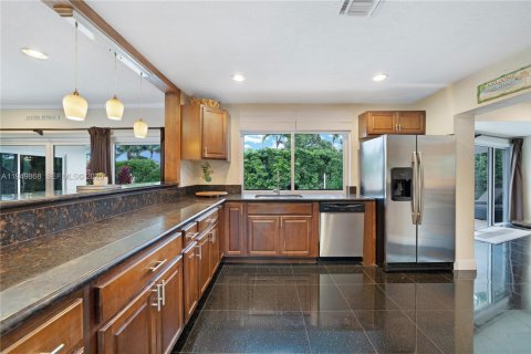 Купить виллу или дом в Майами-Бич, Флорида 4 спальни, 264.03м2, № 2007768 - фото 10