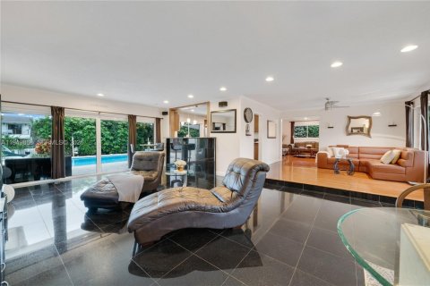 Купить виллу или дом в Майами-Бич, Флорида 4 спальни, 264.03м2, № 2007768 - фото 6