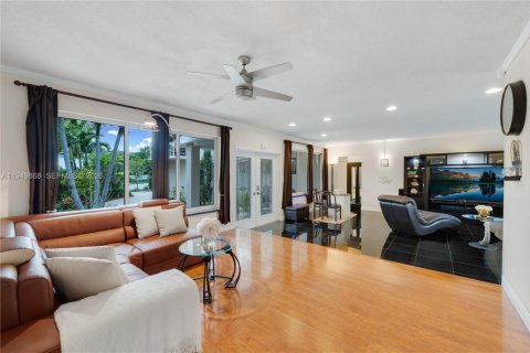 Купить виллу или дом в Майами-Бич, Флорида 4 спальни, 264.03м2, № 2007768 - фото 7