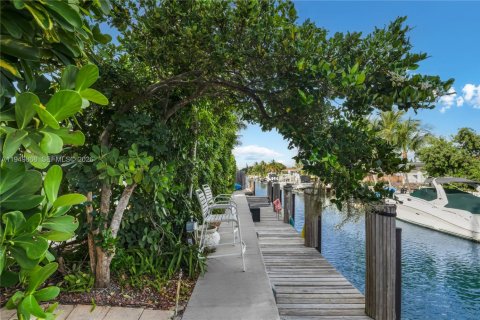 Купить виллу или дом в Майами-Бич, Флорида 4 спальни, 264.03м2, № 2007768 - фото 2