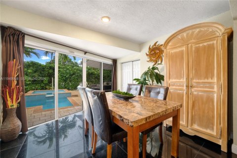 Купить виллу или дом в Майами-Бич, Флорида 4 спальни, 264.03м2, № 2007768 - фото 9