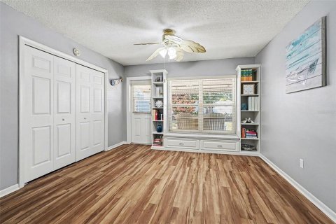 House in Clearwater, Florida 2 bedrooms, 141.86 sq.m. № 2217431 - photo 14