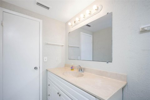 Villa ou maison à louer à Nokomis, Floride: 3 chambres, 180.42 m2 № 2097779 - photo 21