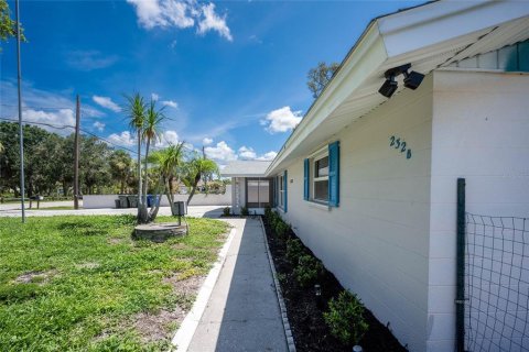 Villa ou maison à louer à Nokomis, Floride: 3 chambres, 180.42 m2 № 2097779 - photo 6
