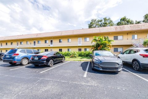 Condo in Clearwater, Florida, 1 bedroom  № 1916741 - photo 2