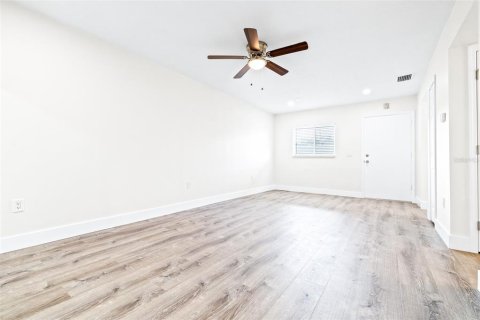 Condo in Clearwater, Florida, 1 bedroom  № 1916741 - photo 17