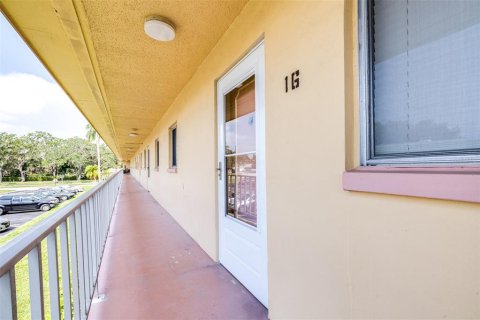 Condo in Clearwater, Florida, 1 bedroom  № 1916741 - photo 5