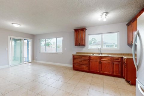 House in Palm Bay, Florida 3 bedrooms, 111.85 sq.m. № 1509106 - photo 4