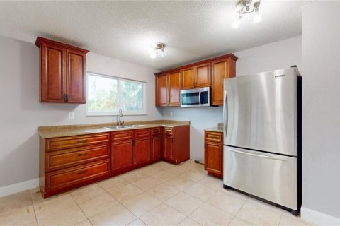 House in Palm Bay, Florida 3 bedrooms, 111.85 sq.m. № 1509106 - photo 8