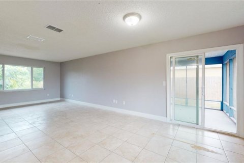 House in Palm Bay, Florida 3 bedrooms, 111.85 sq.m. № 1509106 - photo 14